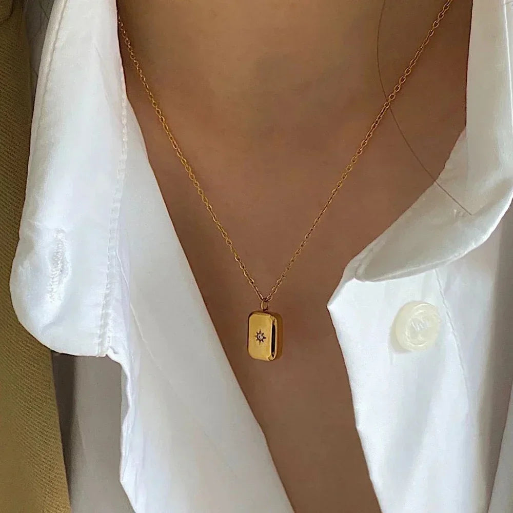 Vintage Chunky Waterdrop Square Moon Pendant