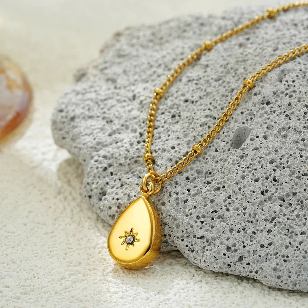 Vintage Chunky Waterdrop Square Moon Pendant