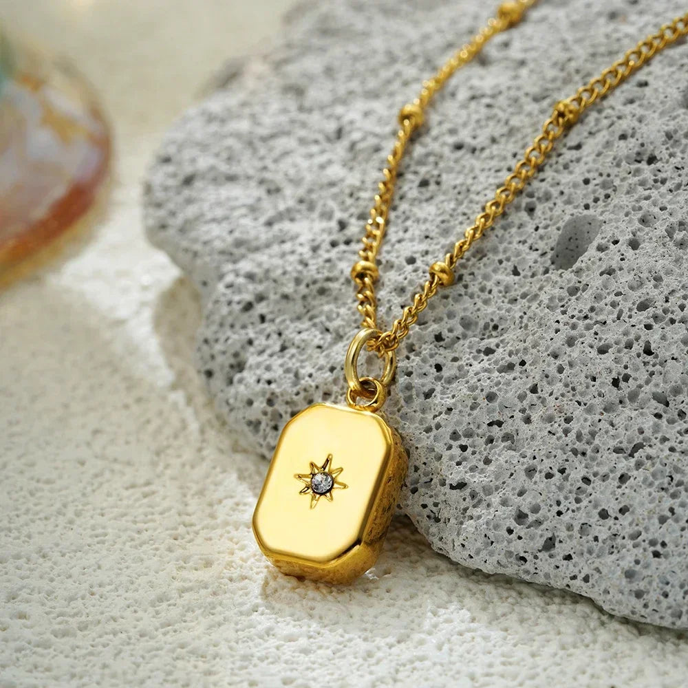 Vintage Chunky Waterdrop Square Moon Pendant