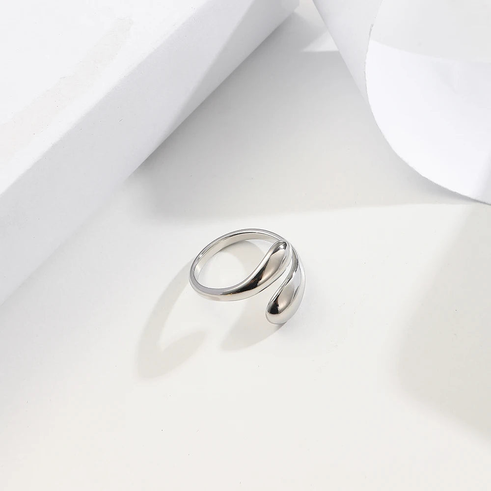 Sculpted Open-End Ring