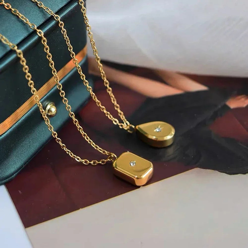 Vintage Chunky Waterdrop Square Moon Pendant